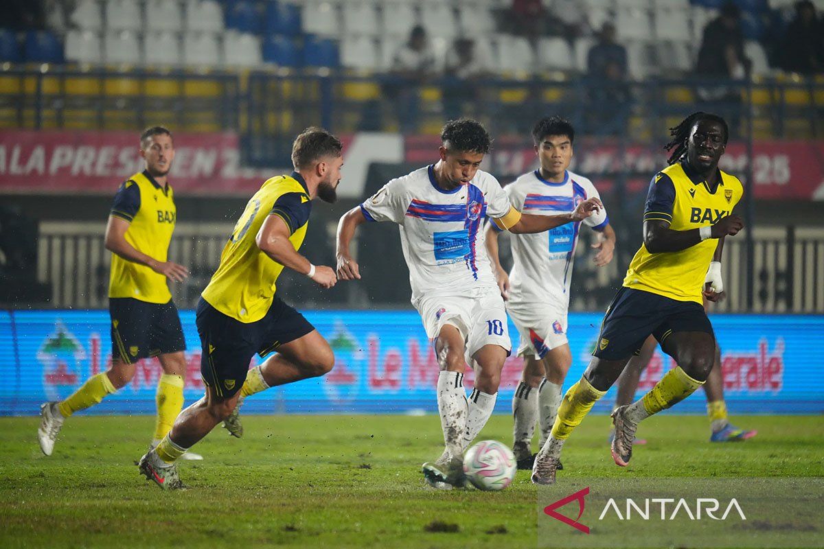 Foto: Port FC Juara Piala Presiden 2025 Usai Taklukkan Oxford United 2-1 di Final Dramatis | Pifa Net