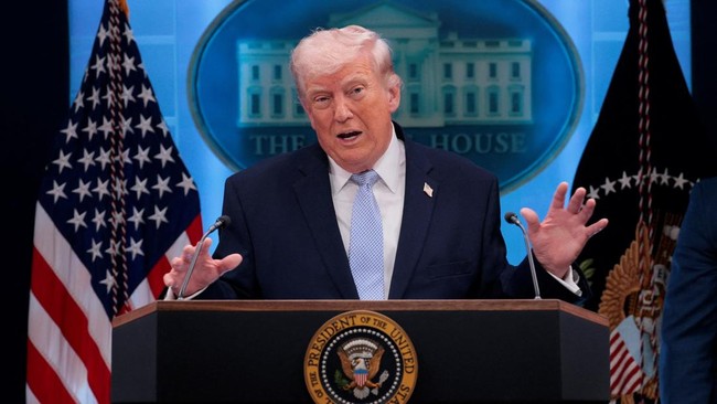 Foto: Trump Marah ke Iran, Sebut Negosiasi Terlalu Lama dan Ancam Konsekuensi | Pifa Net