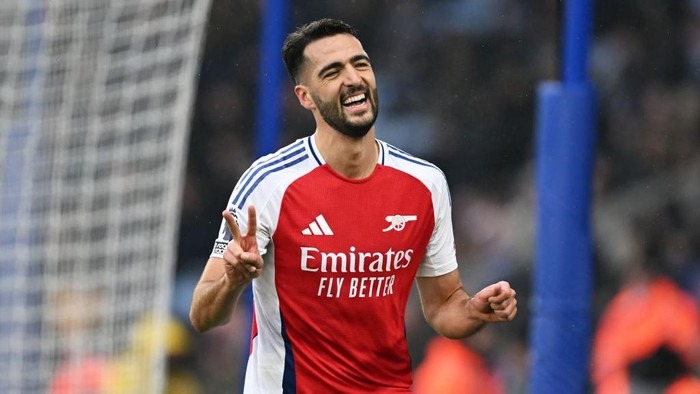 Foto: Canda Merino Usai Dipasang Sebagai Striker, Seloroh Minta Kenaikan Gaji | Pifa Net