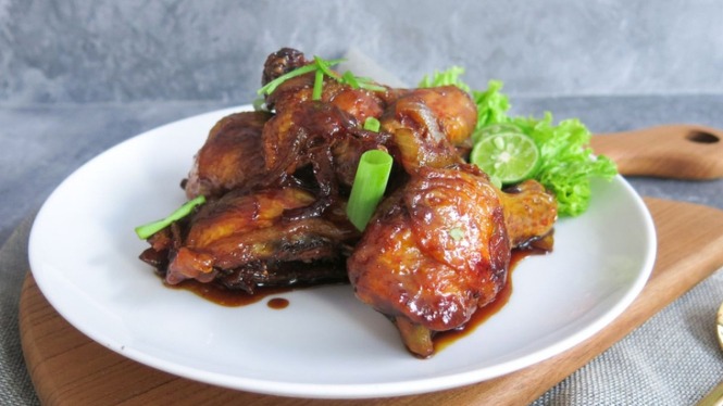 Foto: Resep Ayam Bacem, Menu Sahur Lezat yang Mudah dan Enak! | Pifa Net