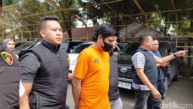 Foto: Polres Garut Periksa Kejiwaan Dokter Tersangka Pencabulan Pasien | Pifa Net