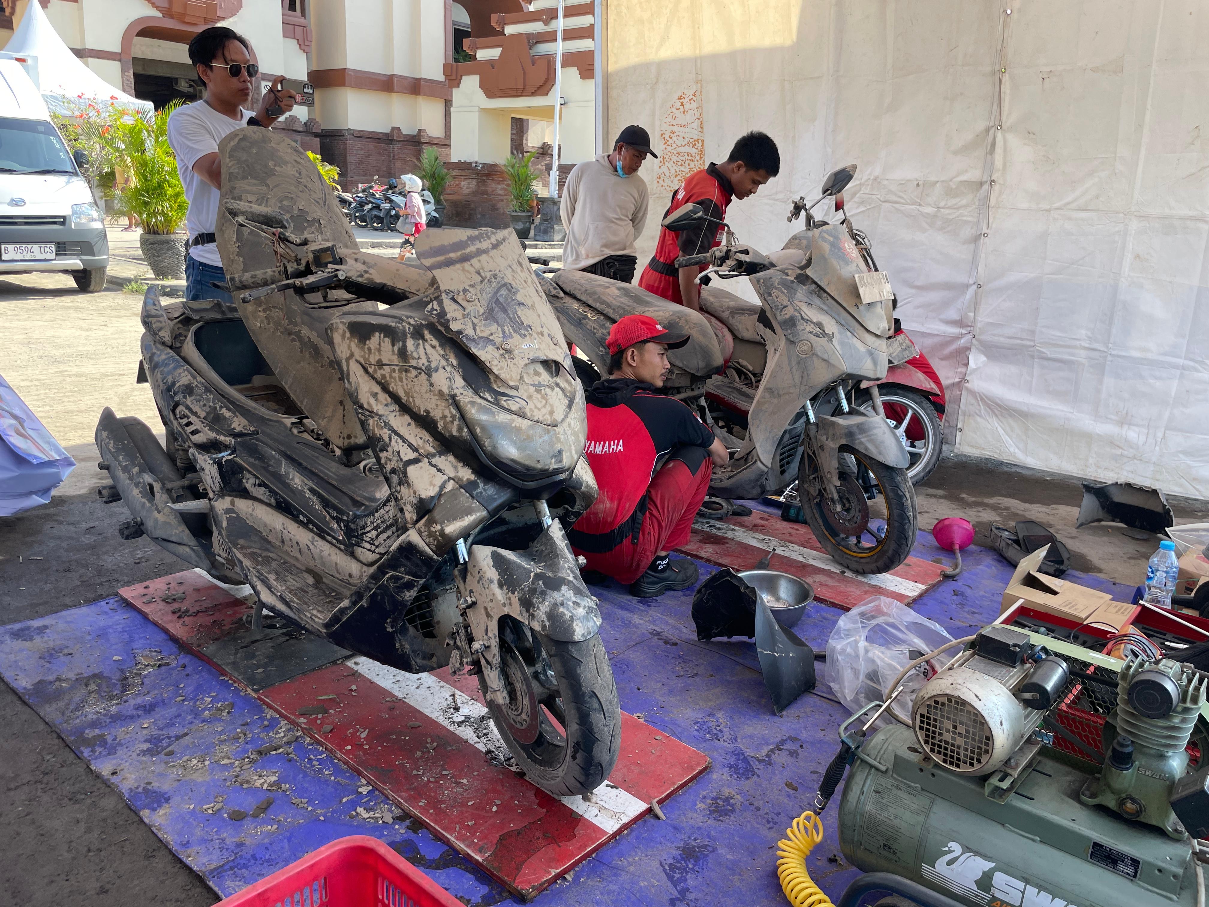 Yamaha Peduli, Hadirkan Posko Yamaha Untuk Bali Tuk Berikan Servis Gratis Bagi Warga Terdampak Banjir