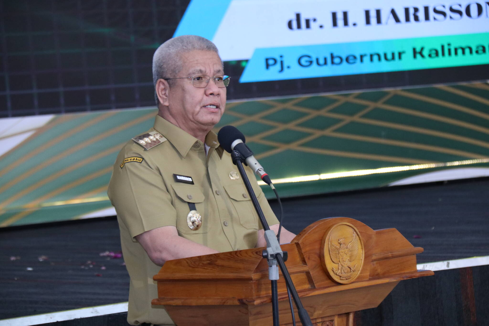 Foto: Pj Gubernur Kalbar Tegaskan Sanksi Disiplin untuk SMAN 1 Mempawah Terkait Lalai Pengisisan PDSS | Pifa Net