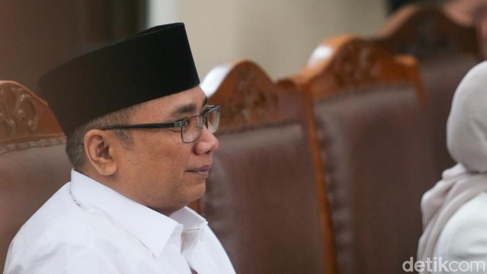 Foto: DPR Soroti KPK Alihkan Status Tahanan Rumah Gus Yaqut, Dinilai Tidak Lazim | Pifa Net