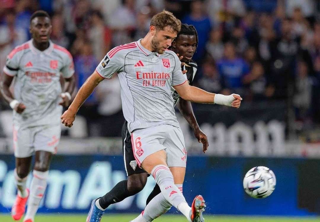 Pemain Lyon Tanner Tessmann. (Foto: Instagram @ol)