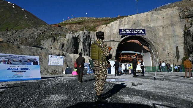 India Tembus Himalaya dengan Terowongan 13 Km di Dekat Perbatasan China.AFP