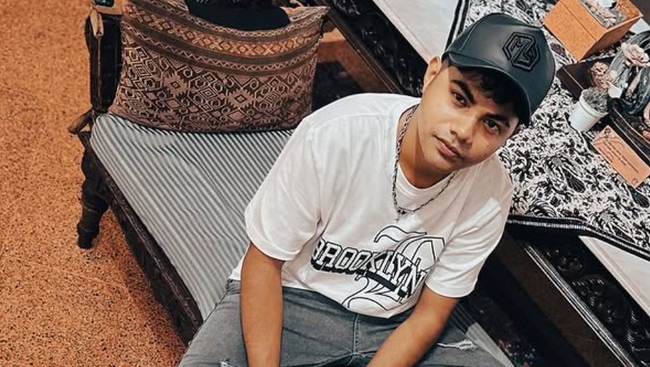 Foto: Penahanan Piche Kota dalam Kasus Dugaan Pemerkosaan Anak Dibantarkan karena Sakit | Pifa Net