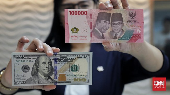 Foto: Rupiah Ditutup Melemah ke Rp17.721 per Dolar AS | Pifa Net