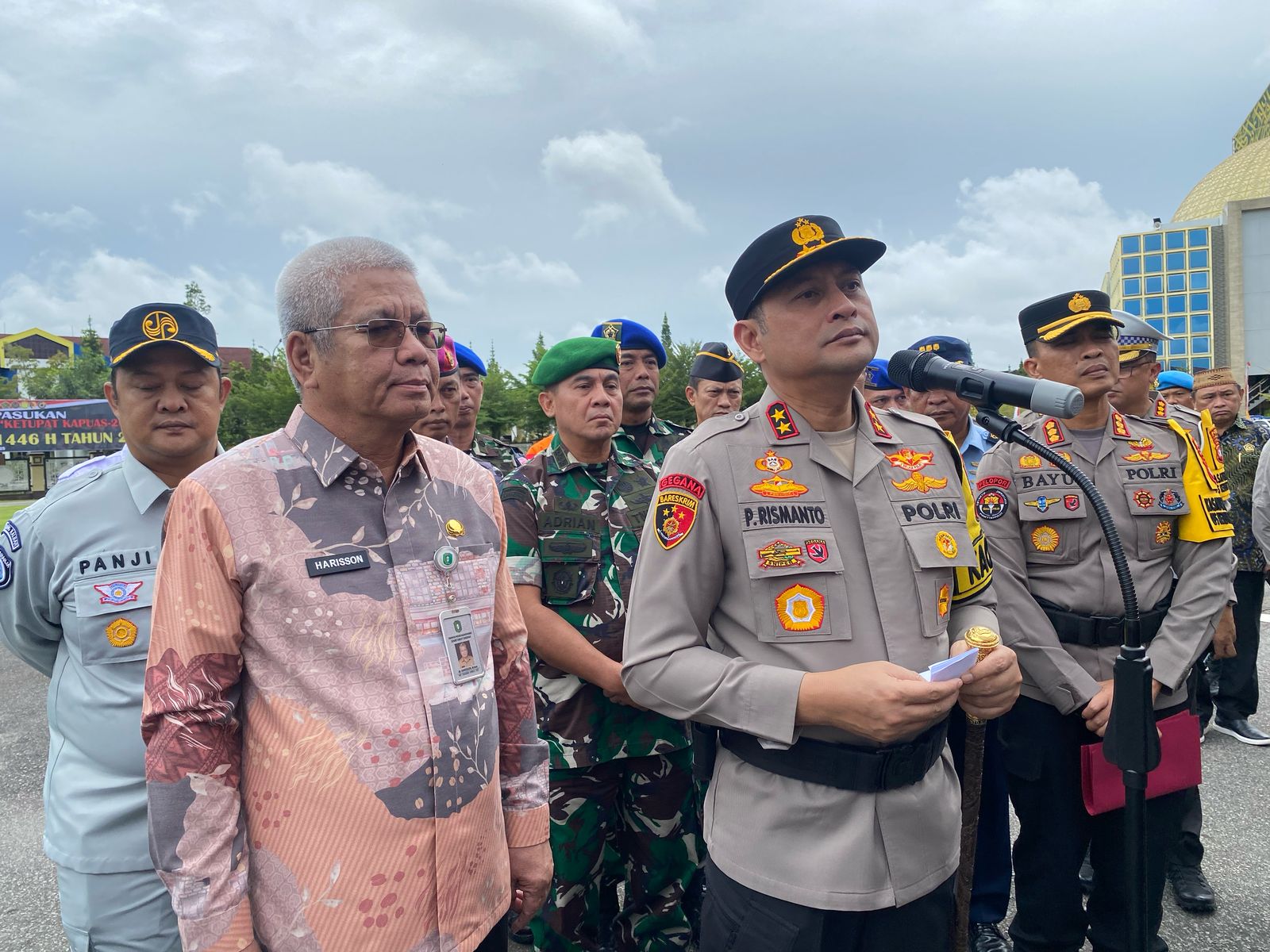 Foto: Operasi Ketupat Kapuas 2025, Polda Kalbar Kerahkan 729 Personel untuk Pengamanan Lebaran | Pifa Net