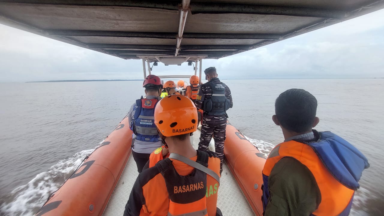 Foto: Memasuki Hari Ke-5, 3 Penumpang Speedboat Tenggelam di Padang Tikar Belum Ditemukan | Pifa Net