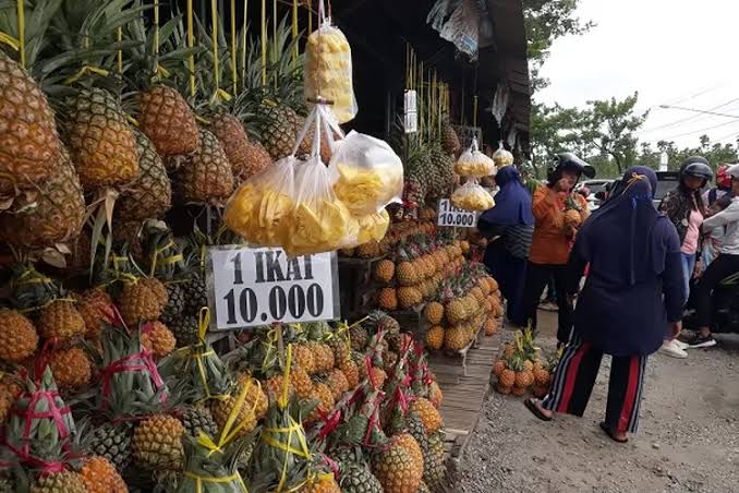 Foto: Perdebatan Harga Nanas Berujung Penusukan di Kubu Raya, Korban Alami Luka Serius | Pifa Net