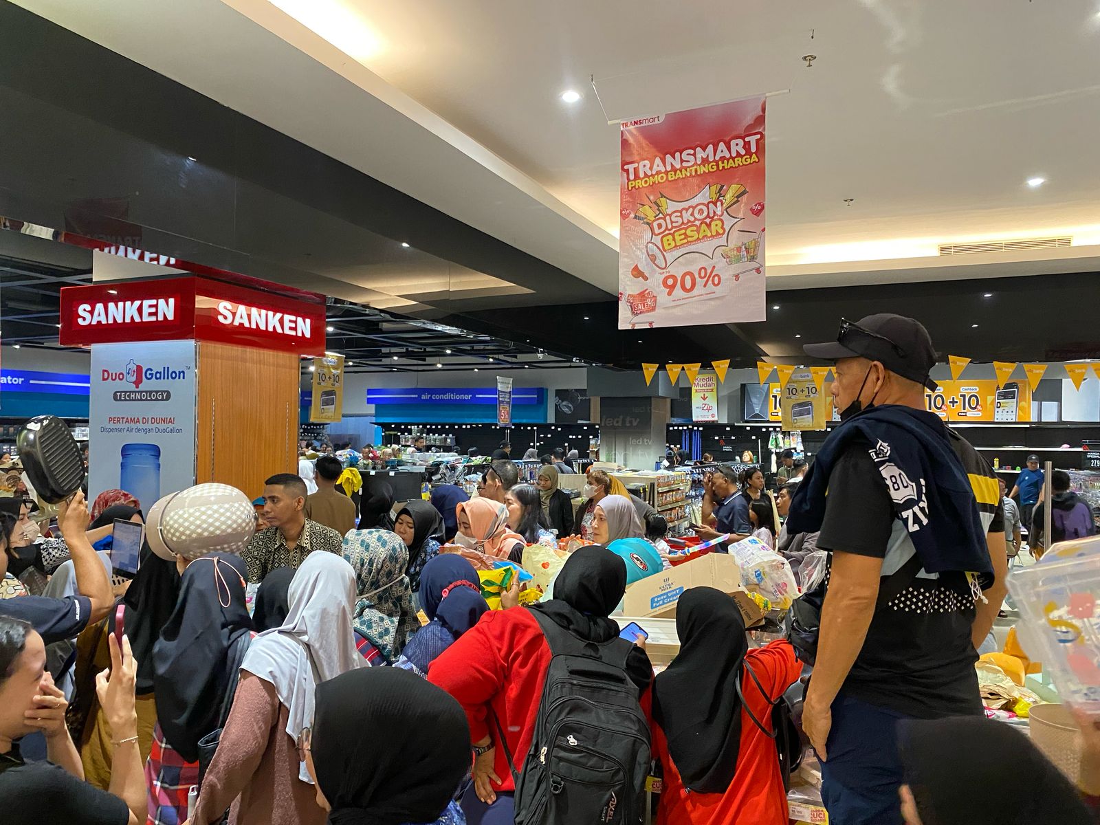 Foto: Transmart Pontianak Tutup Permanen Mulai 30 April 2025 | Pifa Net