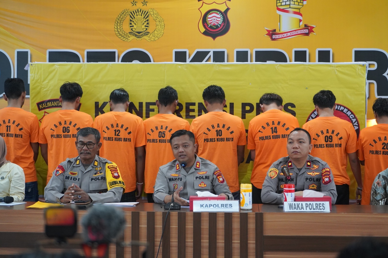 Foto: Jual Korban Rp 300 ribu Lewat MiChat, Polisi Tangkap 3 Mucikari di Kubu Raya | Pifa Net