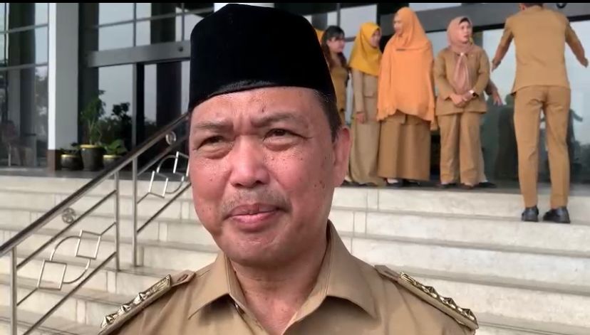 Foto: Dirut Bank Kalbar Rokidi Dikabarkan Mundur, Ria Norsan: Suratnya Belum Sampai ke Saya | Pifa Net