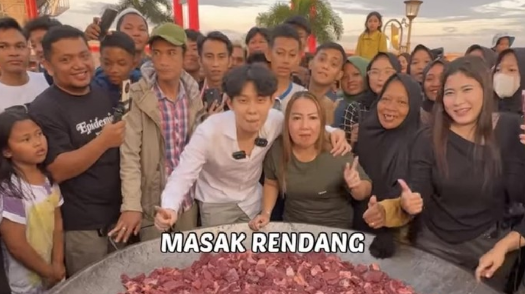Foto: Buntut Konten Masak Rendang 200 Kg, Willy Salim Dilaporkan ke Polda Sumsel | Pifa Net