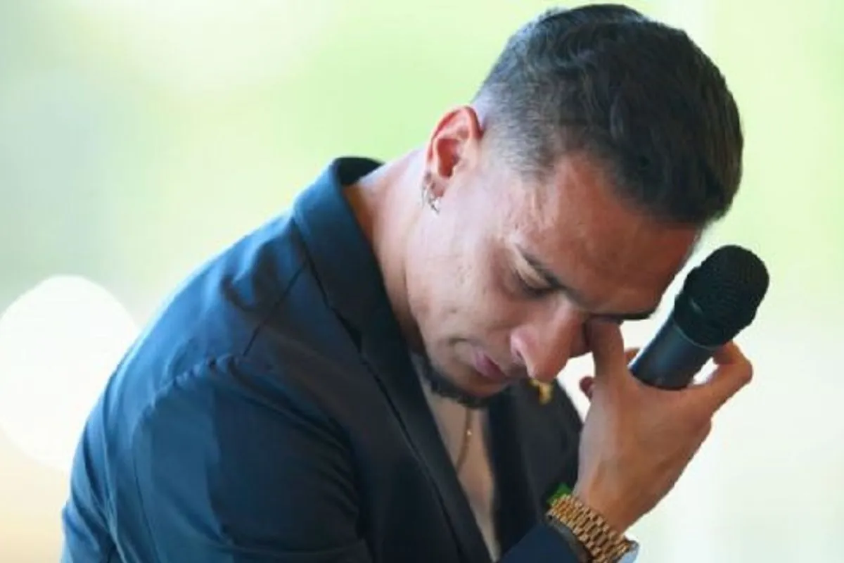 Foto: Antony Menangis Haru Usai Resmi Tinggalkan Manchester United dan Gabung Real Betis | Pifa Net