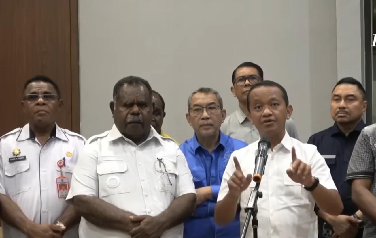 Foto: Kunjungan Menteri Bahlil ke Papua Barat Daya Disambut Protes Warga Soal Tambang Nikel di Raja Ampat | Pifa Net