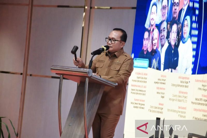 Foto: Bupati Sujiwo Tegaskan Dukung Investasi Legal dan Berpihak pada Masyarakat di Kubu Raya | Pifa Net