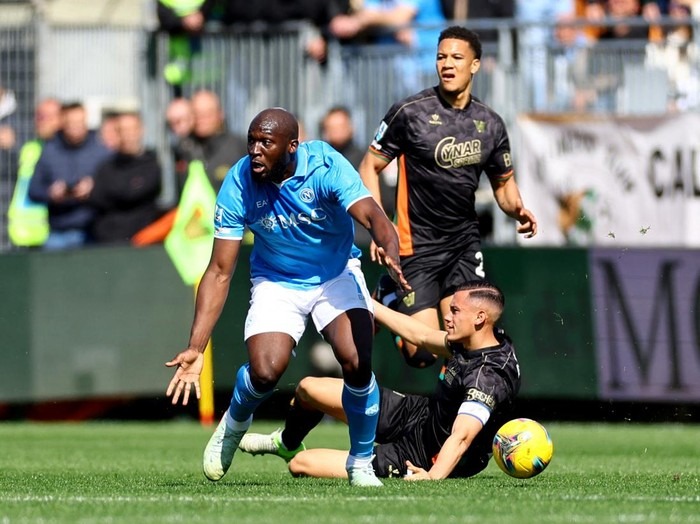 Foto: Idzes Tampil Solid saat Venezia Tahan Imbang Napoli Tanpa Gol | Pifa Net