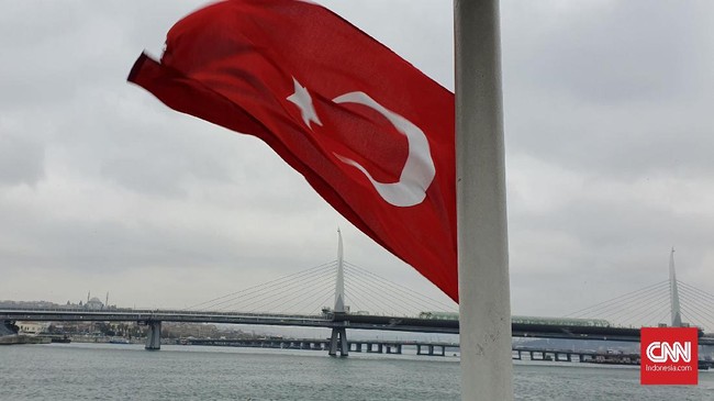 Foto: Kapal Kargo Turki Tenggelam Usai Tabrakan di Laut Marmara, 10 Orang Hilang | Pifa Net