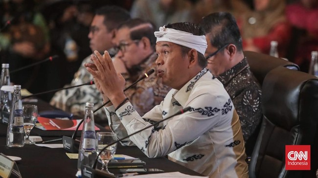 Serikat pekerja pariwisata akan ajukan usul pemakzulan Dedi Mulyadi. (CNN Indonesia/Adhi Wicaksono) 