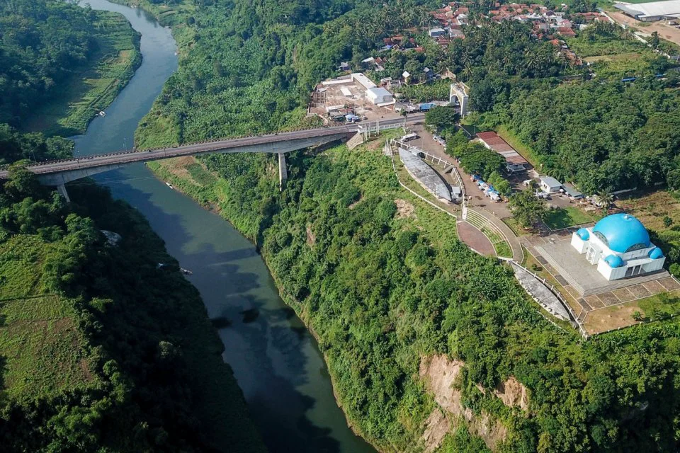 Foto: Fakta Unik Sungai Citarum, Sungai Terpanjang di Jawa Barat | Pifa Net