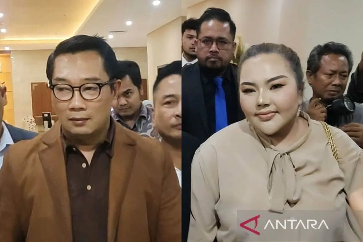 Kolase Foto -  Mantan Gubernur Jawa Barat Ridwan Kamil (kiri) dan Lisa Mariana (kanan) saat keduanya hadir secara terpisah untuk dilakukan pemeriksaan di Gedung Bareskrim Polri, Jakarta Selatan, Kamis