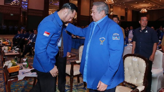 Foto: Demokrat Sebut SBY Serahkan Sikap Partai soal Pilkada via DPRD ke AHY | Pifa Net