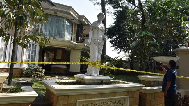 Foto: Polisi Pastikan Emas 74 Kg yang Disita dari Rumah Febrie Adriansyah Asli | Pifa Net