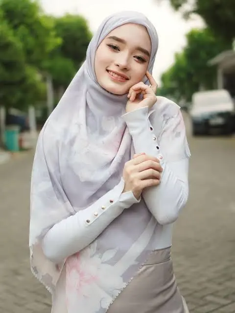 Foto: Inara Rusli Dilaporkan ke Polisi atas Dugaan Perselingkuhan, Manajemen Beri Respons | Pifa Net