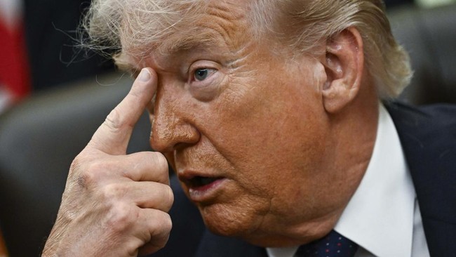Trump Klaim Xi Jinping Siap Bantu Buka Selat Hormuz. AFP