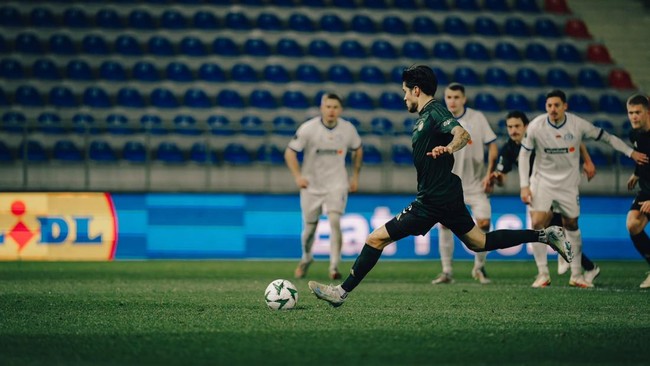 Foto: FC Copenhagen Tumbangkan Hearts 2-0 di UECL, Bek Timnas Kevin Diks Sumbang 1 Gol Penalti | Pifa Net