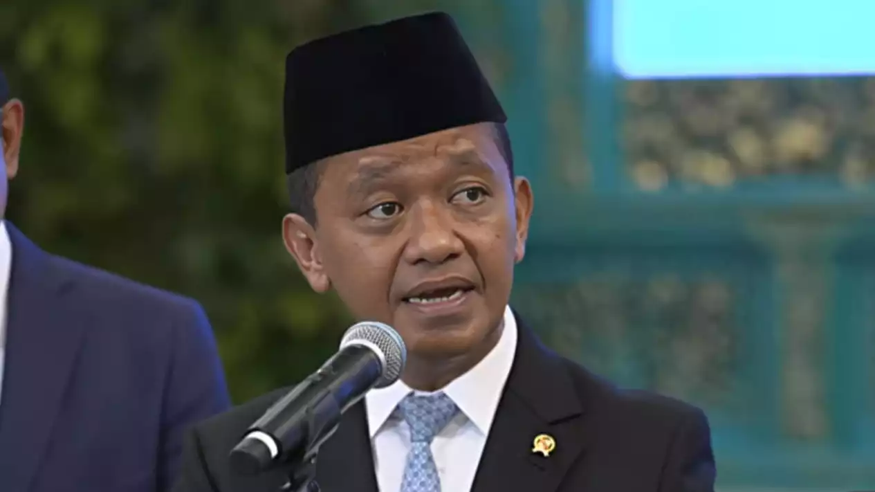 Foto: Bahlil Tegaskan PAW Adies Kadir ke Anaknya di DPR Sesuai Aturan, Bukan Karena Faktor Keluarga | Pifa Net