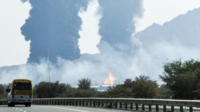 Foto: Saling Tuding di Teluk: Iran Sebut AS Dalang Serangan Kilang Fujairah, UEA Ancam Balas Dendam | Pifa Net
