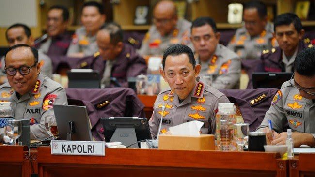 Kapolri Tegas Tolak Polri Dibawah Kementerian: “Lebih Baik Jadi Petani Daripada Menteri”