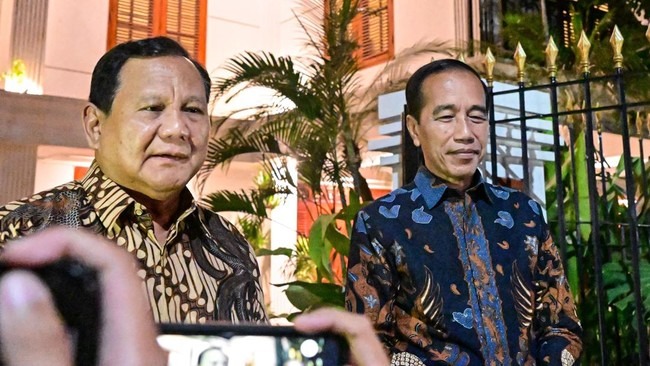 Foto: Prabowo Tegaskan Tak Dikendalikan Jokowi: “Aku Hopeng Sama Beliau, Kok Takut” | Pifa Net