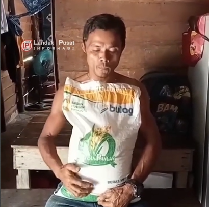 Warga landak terima bantuan beras