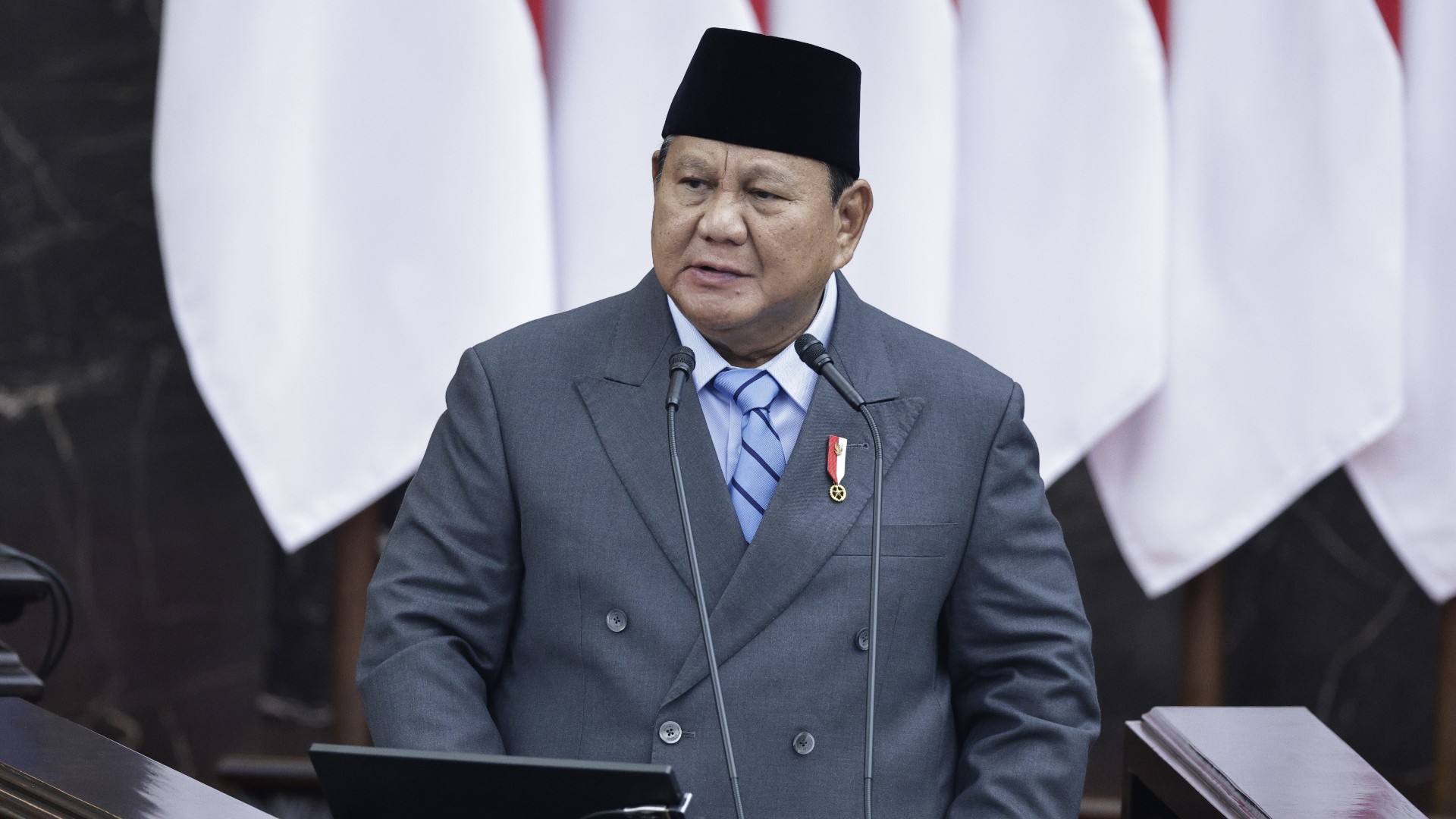 Foto:  Prabowo Langsung Rapat Tangani Karhutla Setibanya di Riau | Pifa Net