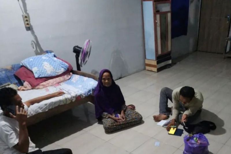 Foto: Lansia 86 Tahun di Bojonegoro Tertipu Modus Haji, Emas 34 Gram Raib | Pifa Net