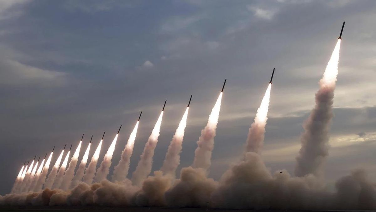 Foto: Israel Sebut Bisa Menyerang Iran Secara Mandiri Tanpa Persetujuan AS Terkait Ancaman Rudal Balistik | Pifa Net