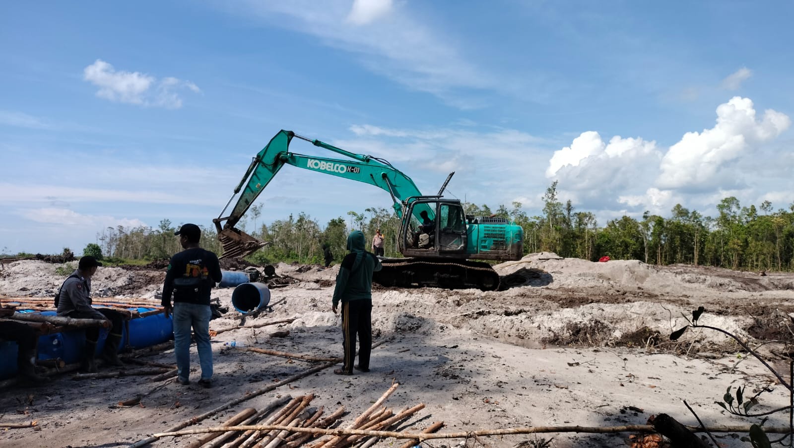 Foto: Polisi Gerebek Pertambangan Emas Ilegal di Matan Hilir Selatan Ketapang  | Pifa Net