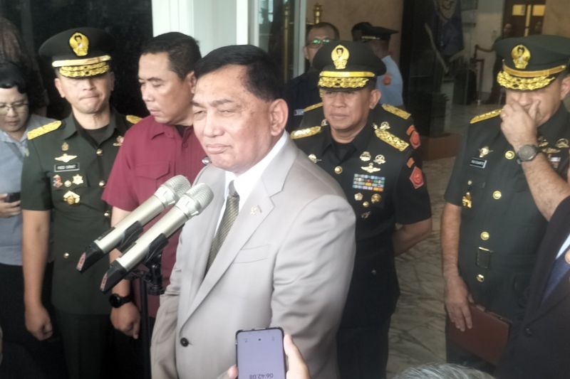 Foto: Menhan Sjafrie: Masyarakat Tak Perlu Khawatir Soal Status Siaga 1 TNI | Pifa Net